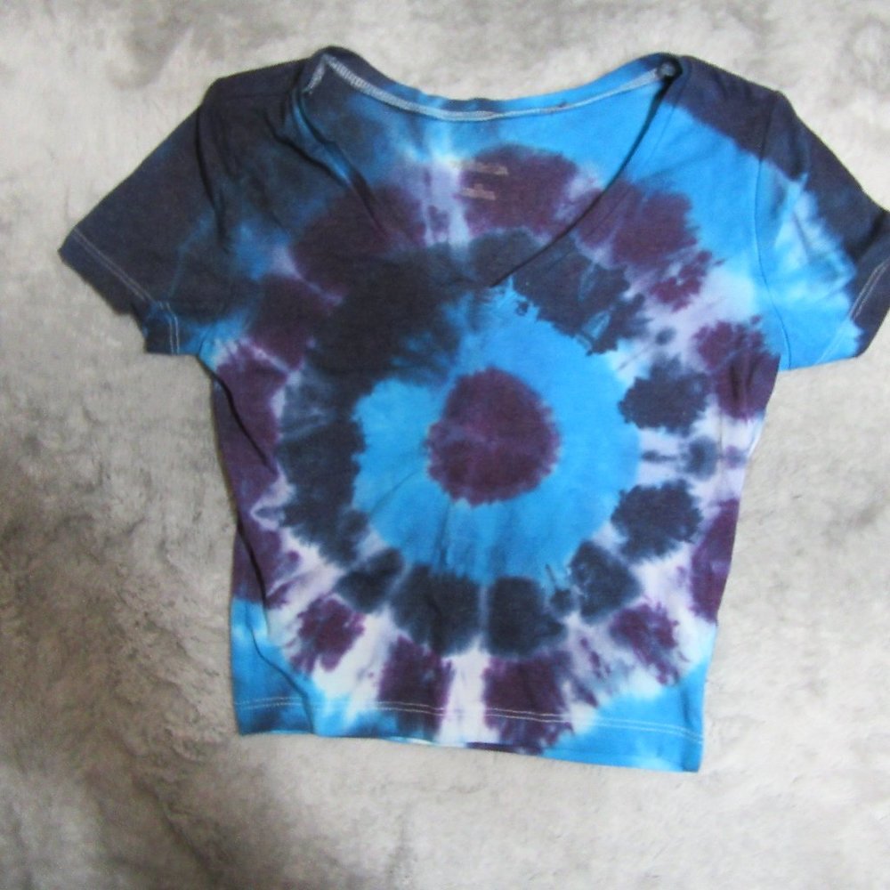 Tie Dye V-Neck Crop Top